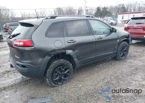 2016 Jeep Cherokee Trailhawk z USA, uszkodzony, nr VIN 1C4PJMBS7GW109953